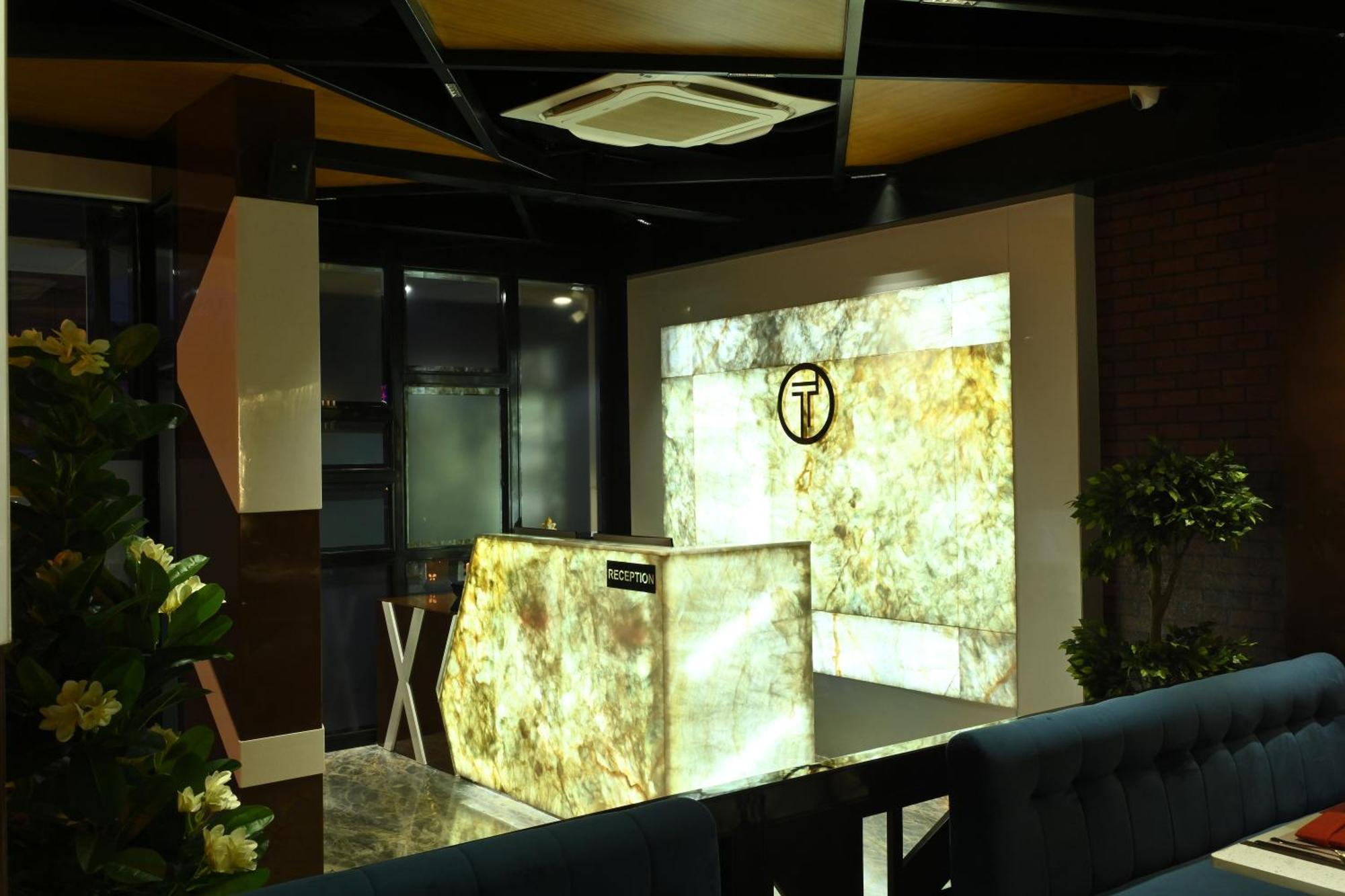 Hotel Trax International Джамшедпур Екстериор снимка
