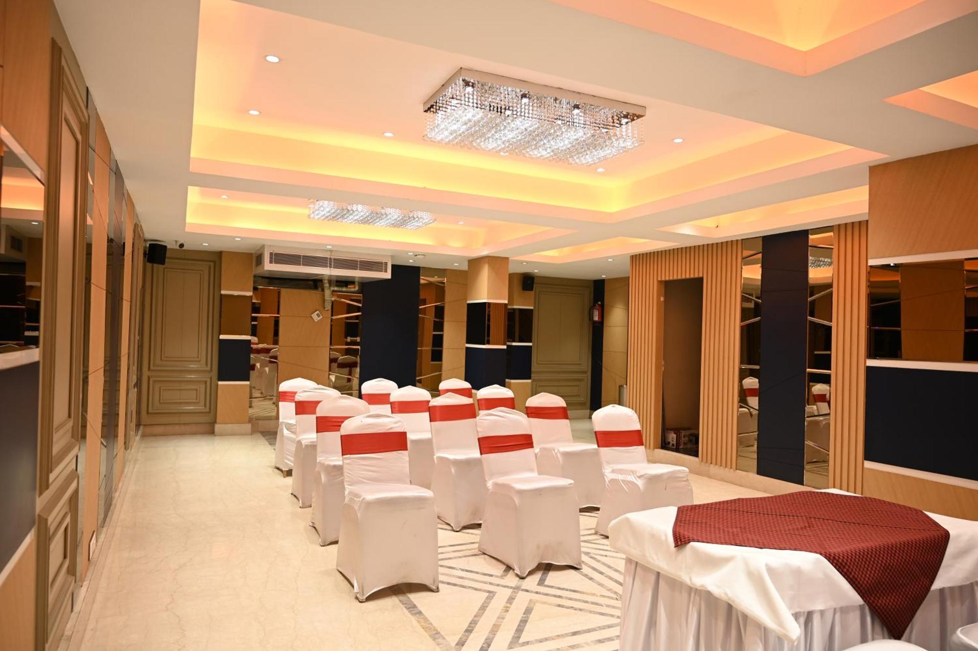 Hotel Trax International Джамшедпур Екстериор снимка