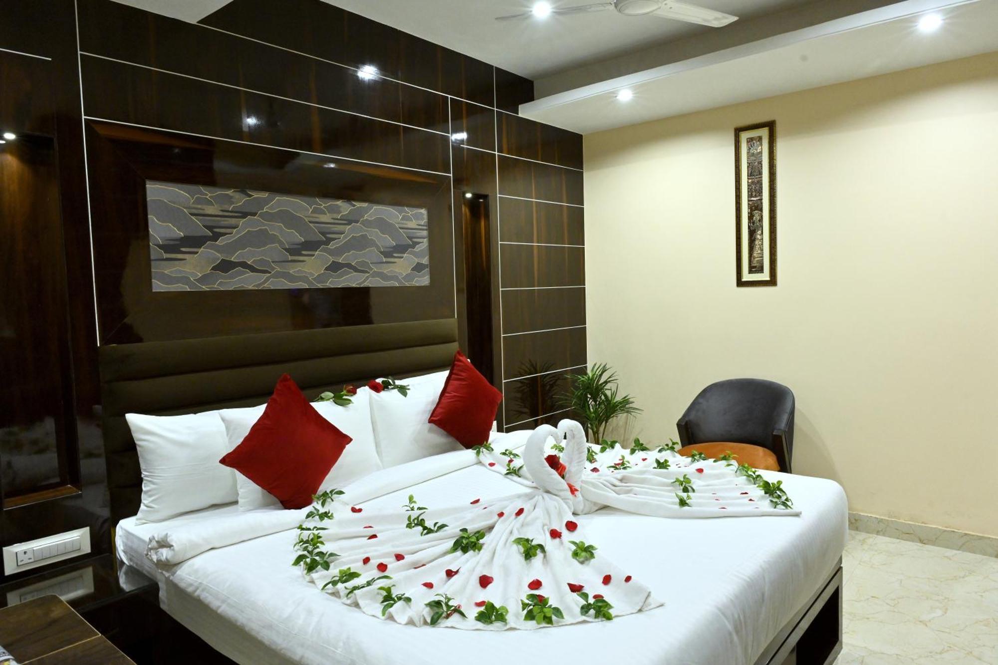 Hotel Trax International Джамшедпур Екстериор снимка