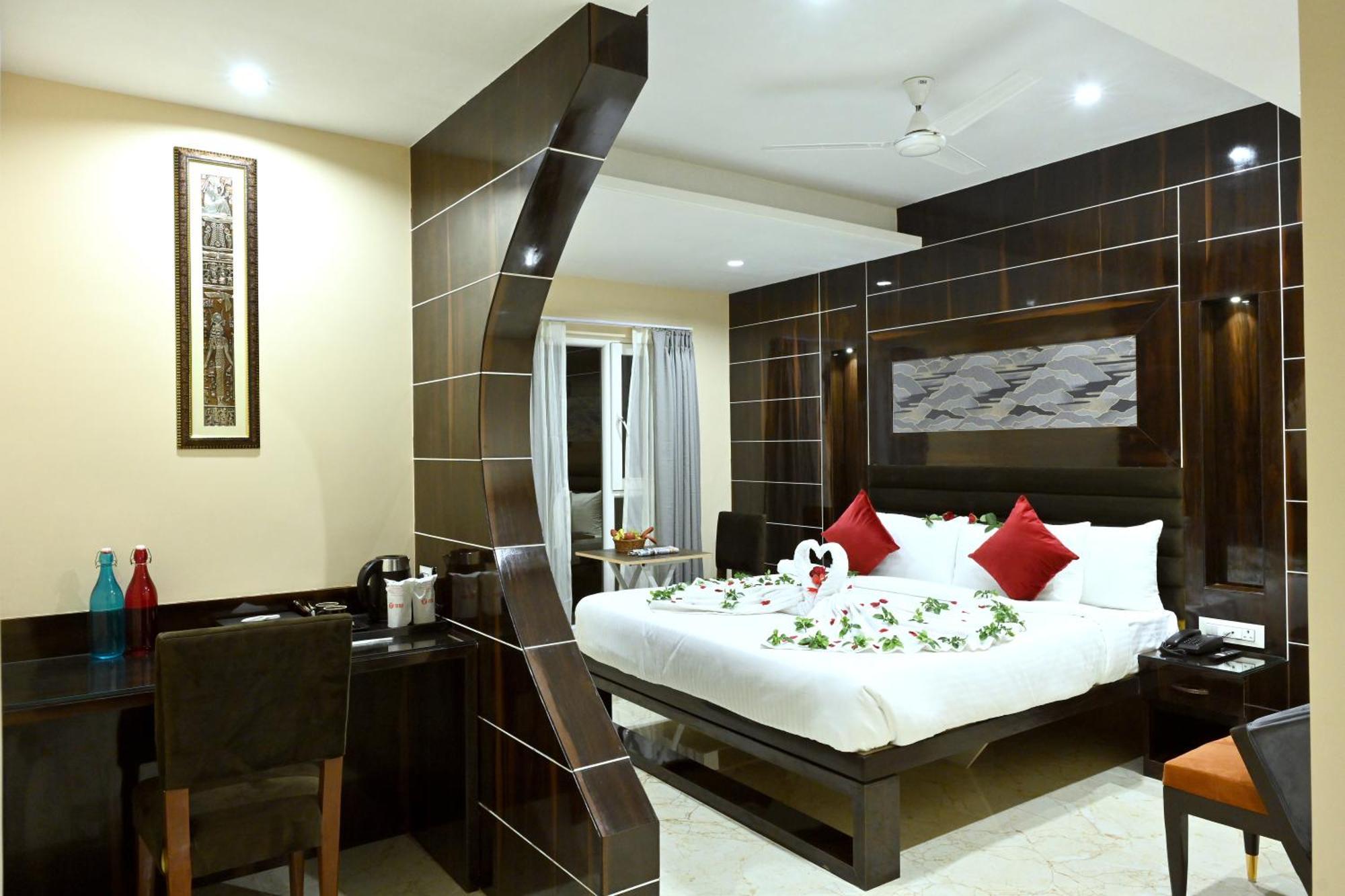Hotel Trax International Джамшедпур Екстериор снимка