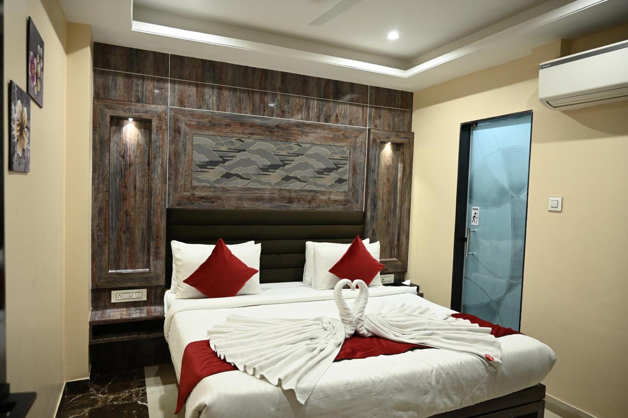 Hotel Trax International Джамшедпур Екстериор снимка
