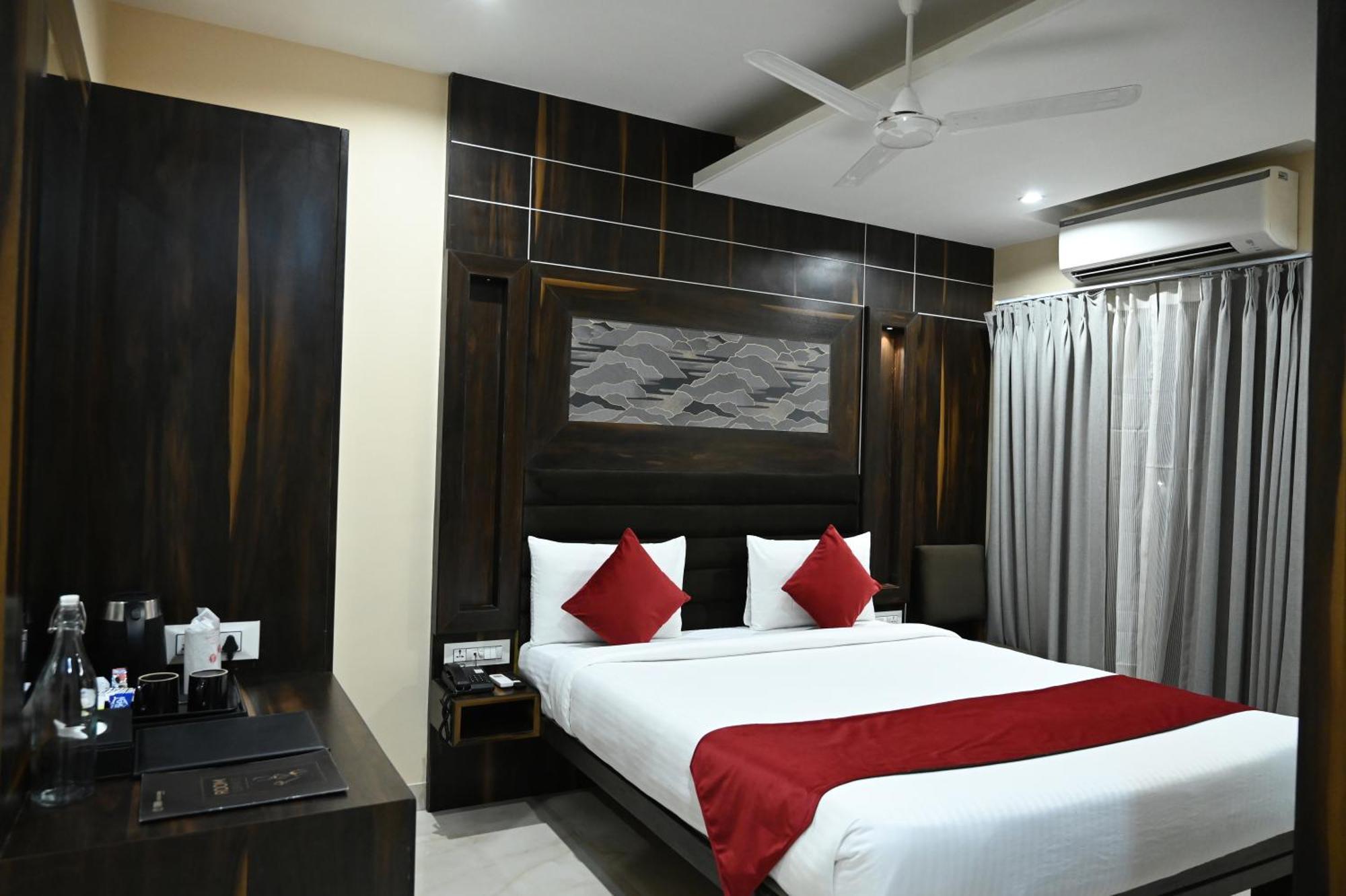Hotel Trax International Джамшедпур Екстериор снимка