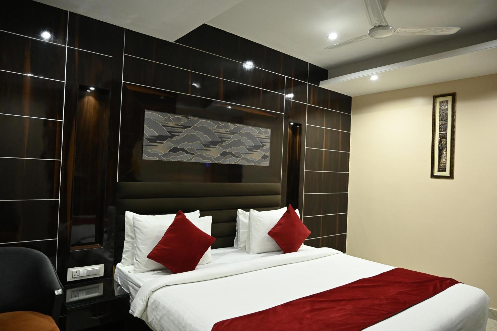 Hotel Trax International Джамшедпур Екстериор снимка