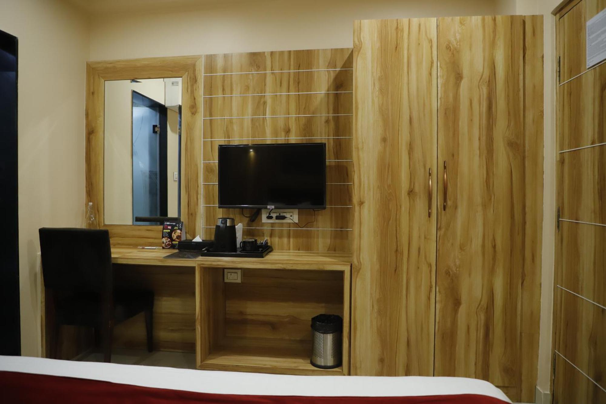 Hotel Trax International Джамшедпур Екстериор снимка