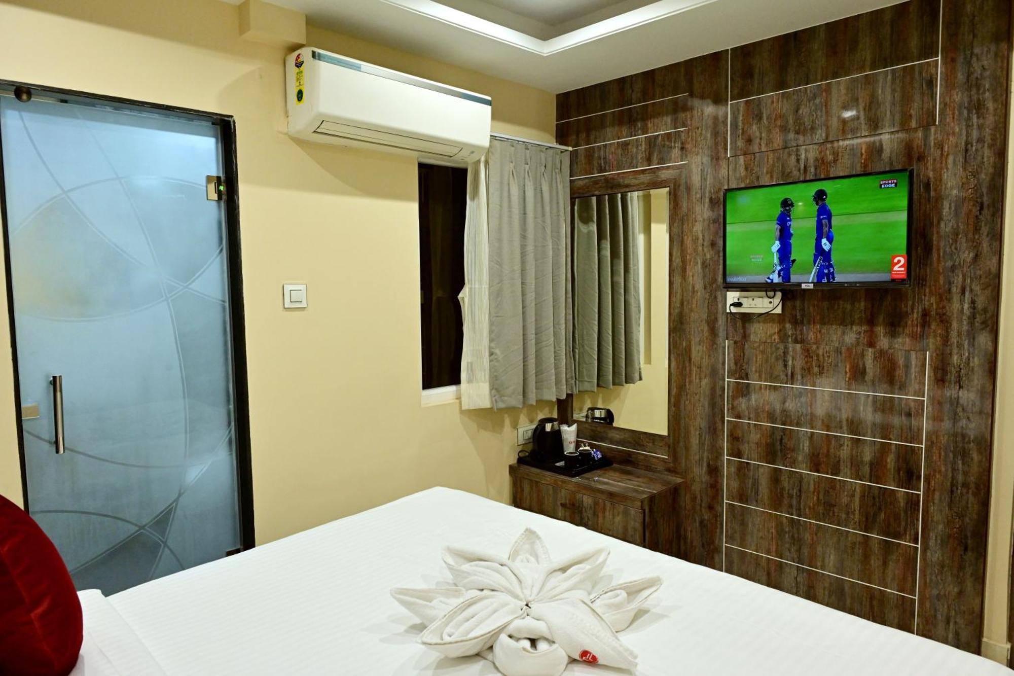 Hotel Trax International Джамшедпур Екстериор снимка